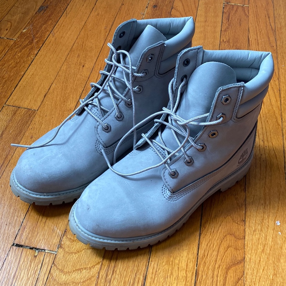Gray women’s size 10 timberland boot